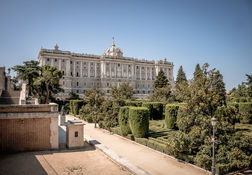 여름의 마드리드 왕궁. 사진=마드리드관광청.
