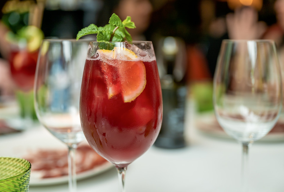 달콤하고 시원한 띤또 데 베라노(Tinto De Verano). 사진=마드리드관광청