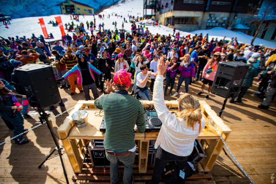 스노우머신페스티벌을 즐기는 관광객들. 사진=Snow Machine