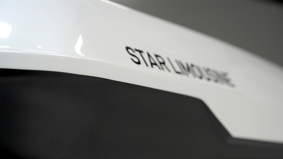 카니발 하이리무진 전문 브랜드 ‘스타리무진’이 유튜브를 통해 시승기를 공개하고 있다고 밝혔다. 사진=스타리무진