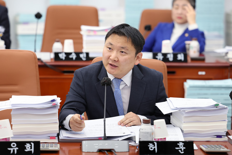 예결위에서 질의하는 허훈 시의원. 사진=서울시의회