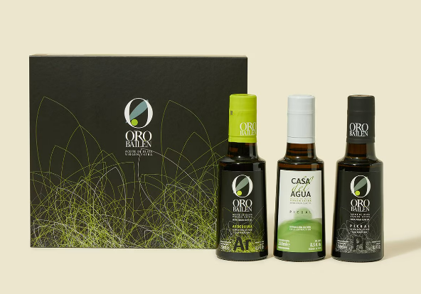 이마트는 20일 ‘오로바일렌 250㎖ 3종 선물세트’, ‘우토피아 올리브오일 선물세트’, ‘링콘 엑스트라버진 올리브오일 선물세트’ 등 총 3종을 대형마트 가운데 단독 판매하고 있다고 밝혔다. 오로아일렌 3종 선물세트. 사진=이마트