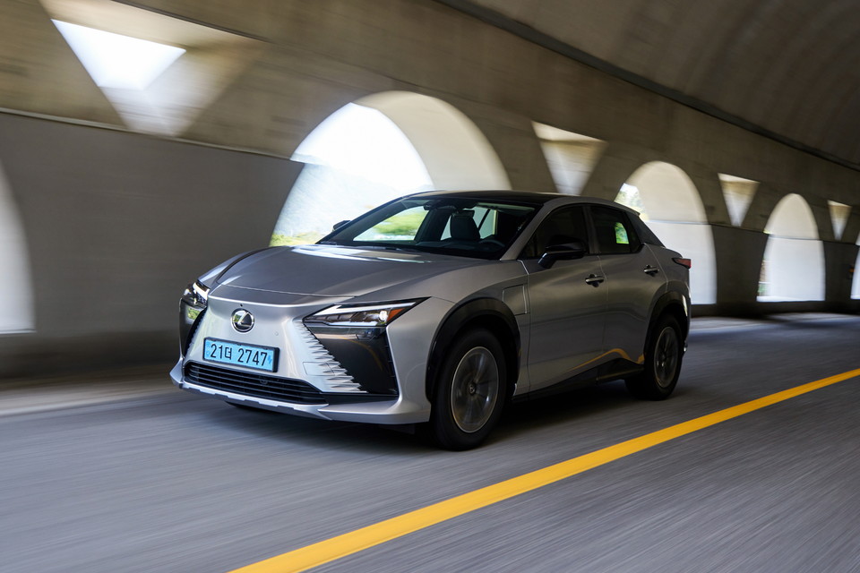 RZ 450e 주행모습. 사진=렉서스코리아