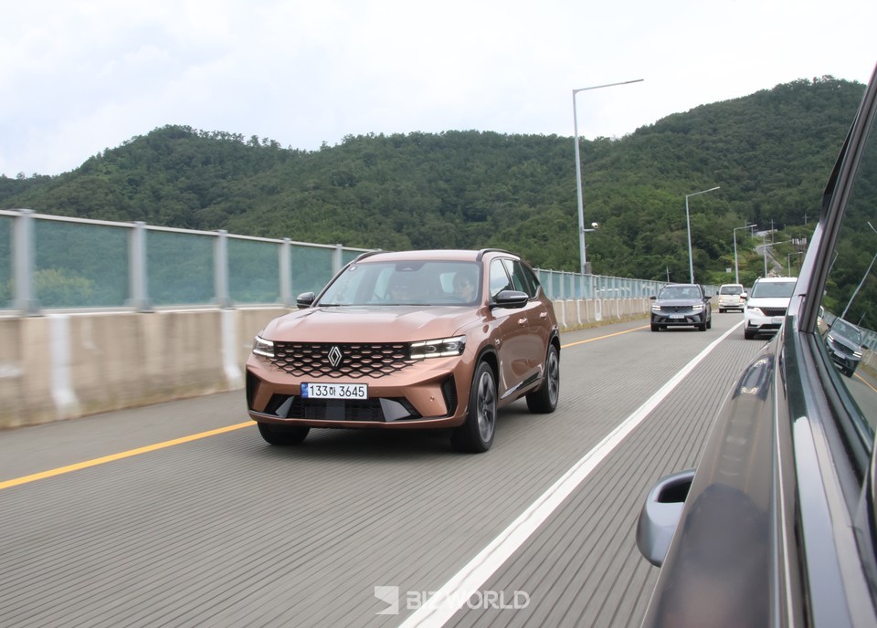 뉴 르노 그랑 콜레오스 고속도로 주행모습. 사진=손진석 기자