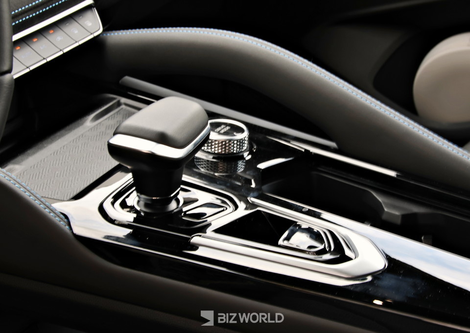 그랑 콜레오스 변속레버. 사진=손진석 기자