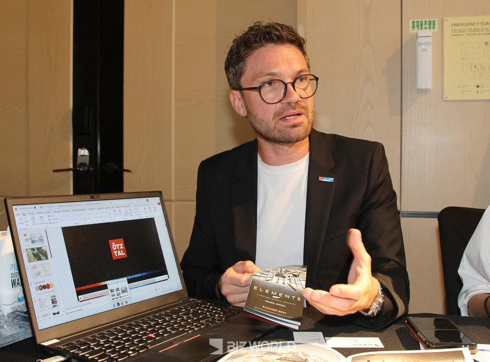 그레고어 후터 외츠탈 관광청 세일즈 총괄이 외츠탈에 대해 설명하고 있다. 사진=손진석 기자