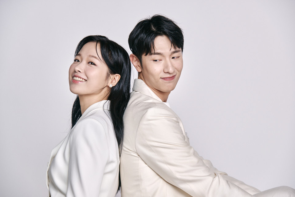 결혼정보회사 ‘듀오(대표 박수경)’가 현재 결혼 계획이 있는 미혼남녀들을 대상으로 ‘결혼식 필요성 및 인식’에 대한 설문조사를 벌인 결과를 발표해 관심을 끌고 있다. 사진=듀오