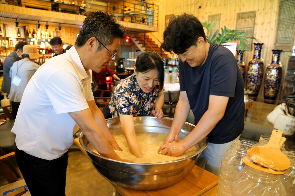삼화양조장에서  한산소곡주 술빚기 체험을 할 수 있다. 사진=길지혜 작가