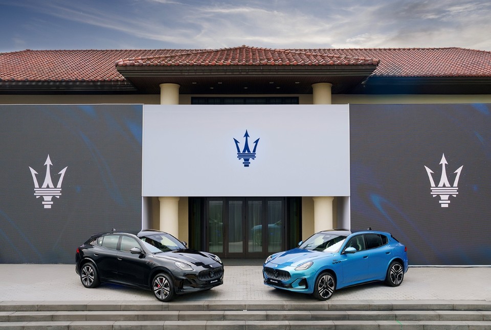 그레칼레 폴고레 네로 템페스타(Grecale Folgore Nero Tempesta, 왼쪽)과 그레칼레 폴고레 다크 오로라(Dark Aurora). 사진=마세라티 코리아