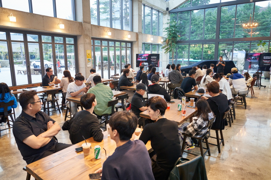 경기도 가평 크래머리 브루어리에서 진행된 AMG 시승 행사. 사진=HS효성 더클래스