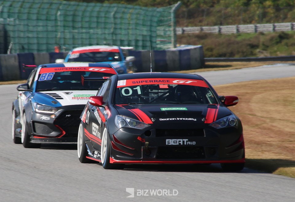 정경훈(01)이 김성희(86)와 순위 경쟁을 하고 있다. 사진=손진석 기자