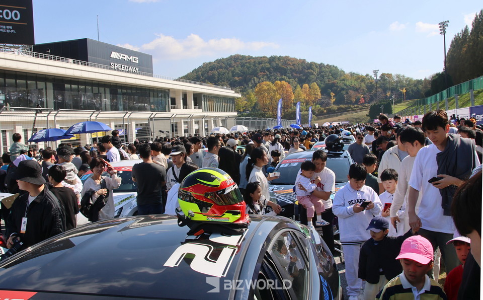 그리드워크 행사에 참석한 관중들. 사진=손진석 기자