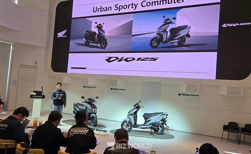 혼다코리아 관계자가 디오 125에 대해 설명하고 있다. 사진=손진석 기자