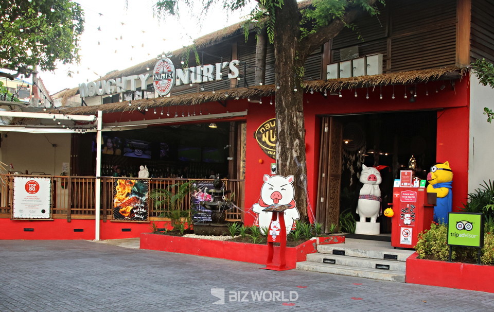 푸켓 빠통 메인로드 인근에 위치한 현지 인기 맛집인 너티누리스 입구. 사진=손진석 기자