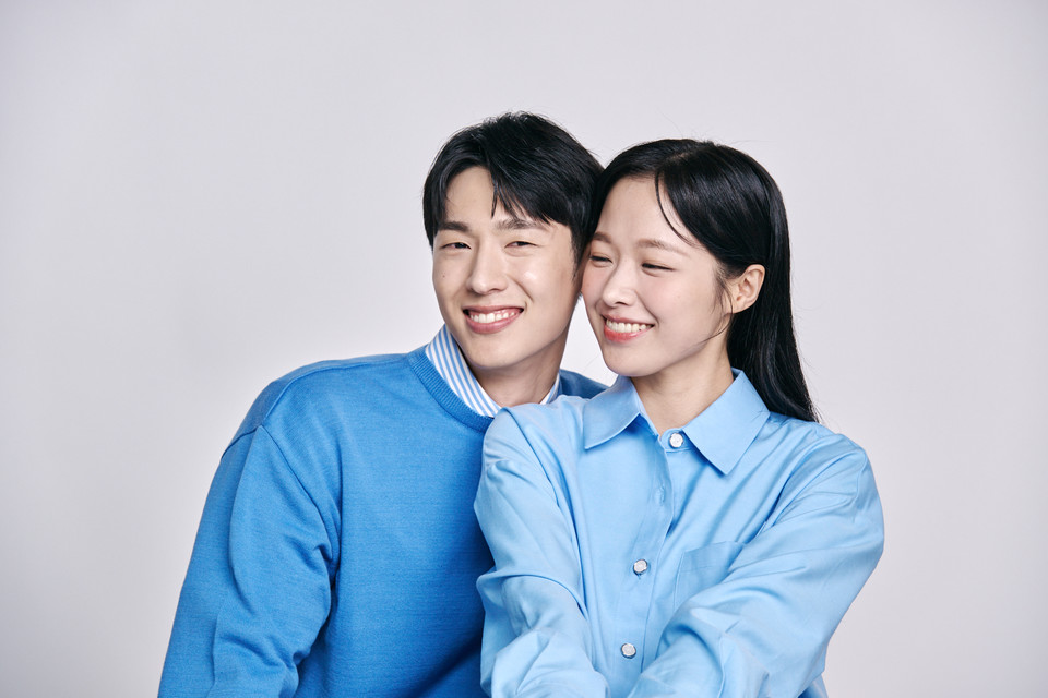 결혼정보회사 ‘듀오(대표 박수경)’는 직업을 가진 후 연애 경험이 있는 미혼남녀들을 대상으로 ‘연인 간 경제 상황 공유’에 대한 설문조사를 벌이고 그 결과를 28일 발표했다. 사진=듀오