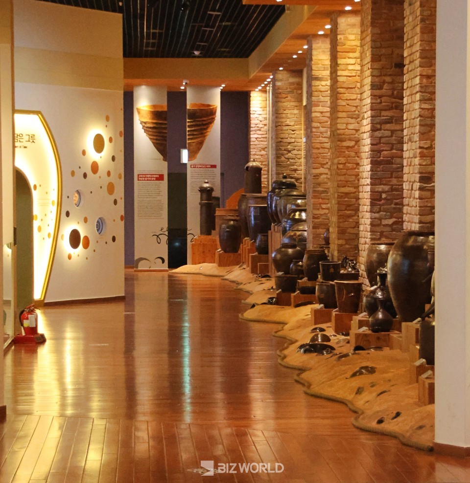 옹기박물관 전시실 모습. 사진=손진석 기자