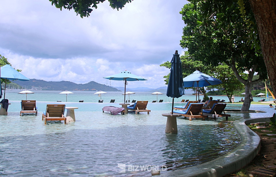 푸켓 나카 아일랜드 리조트 메인 풀장. 사진=손진석 기자