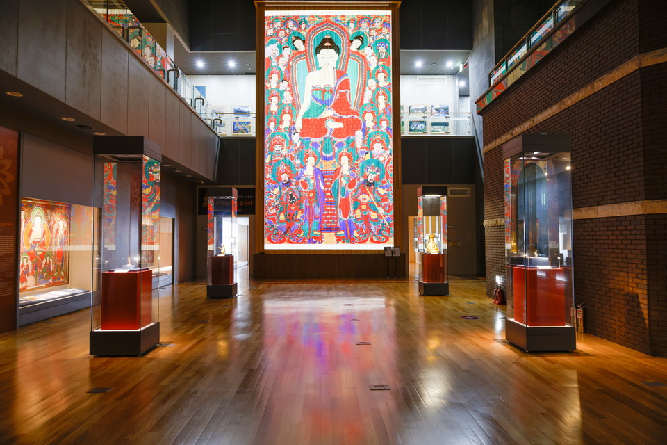 커다란 미디어 아트가 인상적인 성보실. 사진=오원호