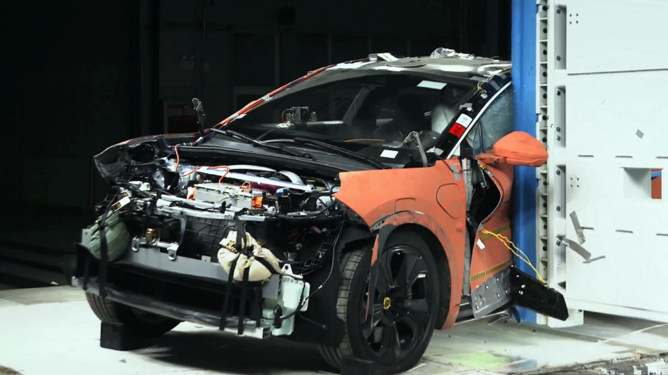 로터스자동차의 전기차 배터리 가혹 테스트 모습. 사진=로터스자동차