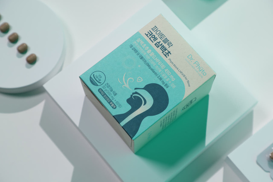 헬스케어 브랜드 닥터파이토가 신제품 ‘파이토블락 코엔 삼백초’를 GS홈쇼핑에서 오는 10일 오전 10시 25분부터 1시간 동안 라이브 방송 형식으로 소개한다고 밝혔다. 사진=닥터파이토