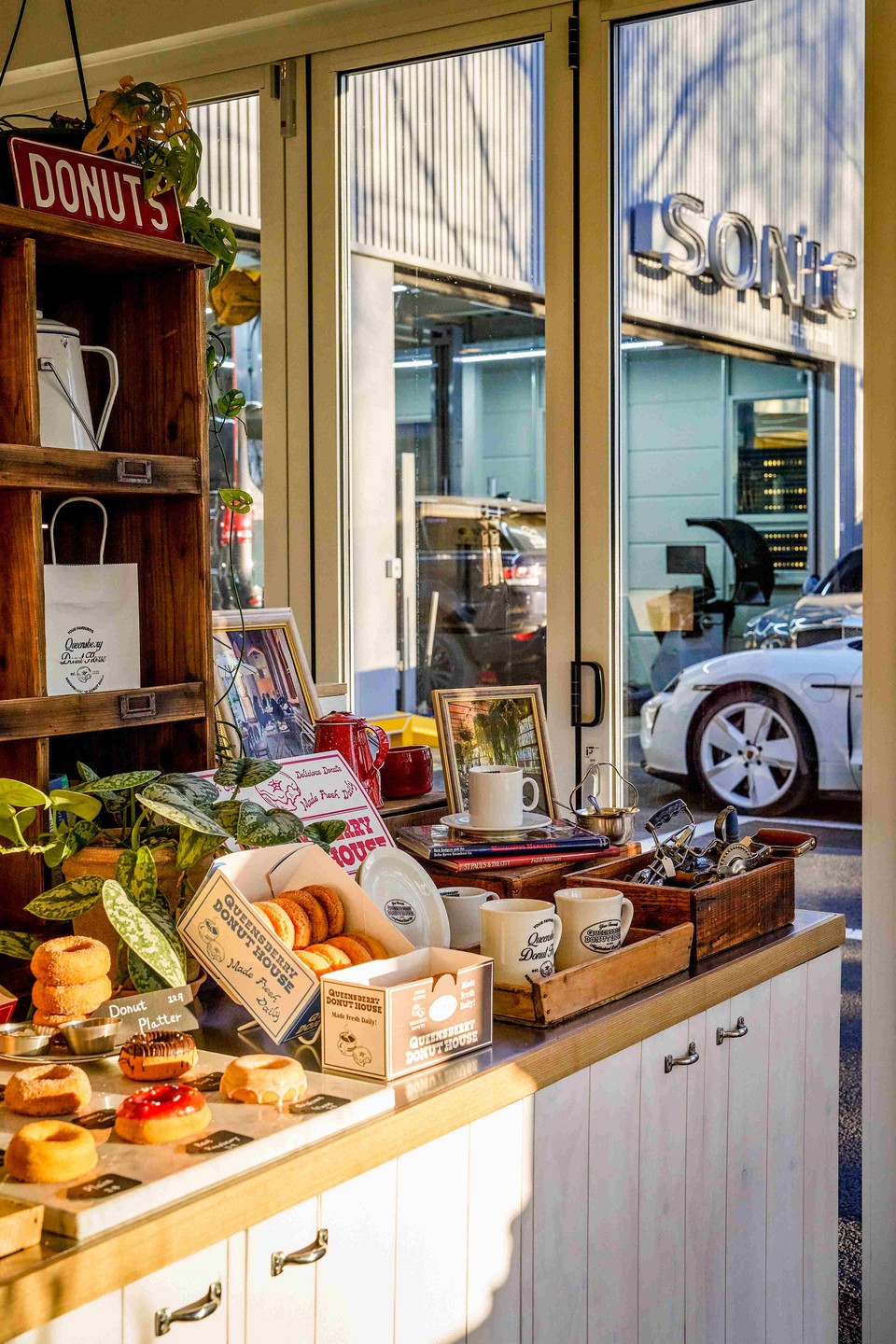 프리미엄 자동차 정비소 ‘SONIC’ 도곡점 실내 모습. 사진=한국앤컴퍼니그룹