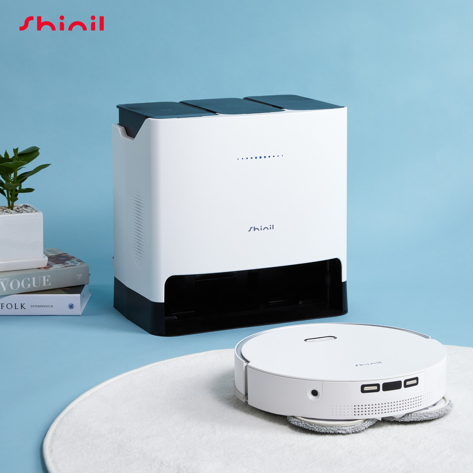 신일전자의 올인원 물걸레 로봇청소기 '로보웨디'의 모습. 사진=신일전자