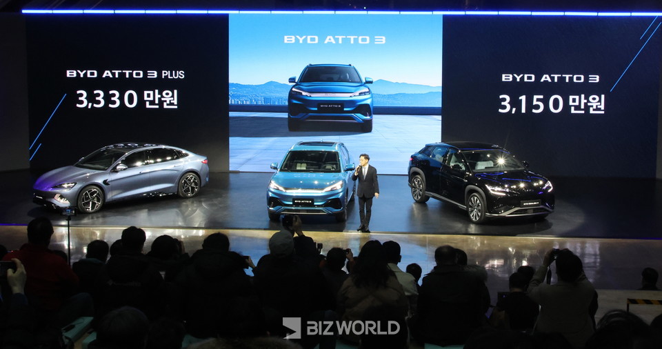 조인철 BYD 코리아 승용부문 대표가 아토3 국내 판매가격을 발표하고 있다. 사진=손진석 기자