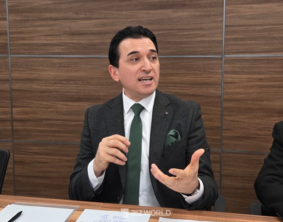 오시난 명예시장이 서울관광에 대해 이야기 하고 있다. 사진=손진석 기자