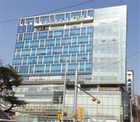 한국발명진흥회 대전지부(지부장 정승원)는 대전지역 소재 중소기업을 대상으로 ‘지식재산 긴급지원 사업’ 참여기업을 모집한다고 5일 밝혔다. 한국발명진흥회 대전지부(대전지식재산센터) 전경. 사진=한국발명진흥회 대전지부