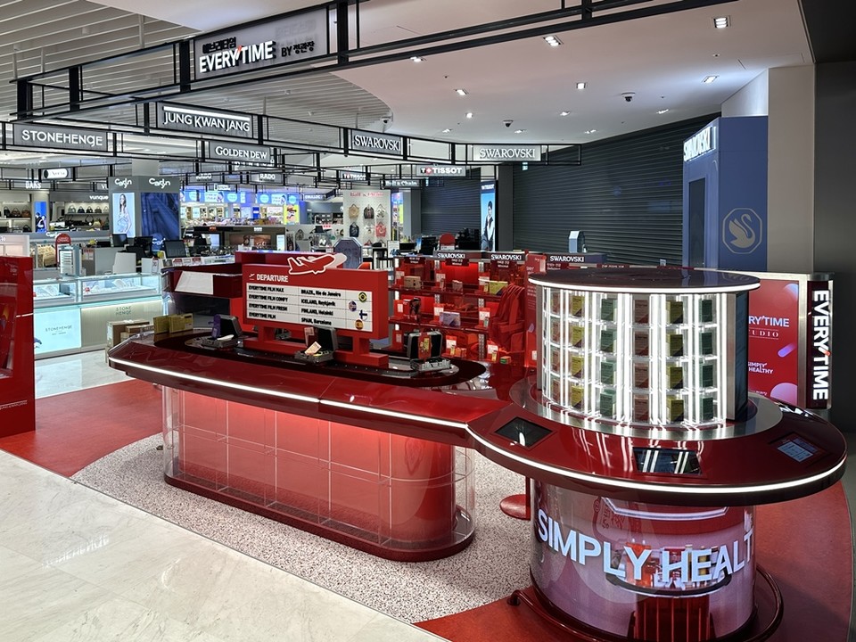 인천국제공항 제2여객터미널에 신규 오픈한 정관장 최초의 에브리타임 특화 매장 ‘에브리타임 스튜디오’ 모습. 사진=KGC인삼공사