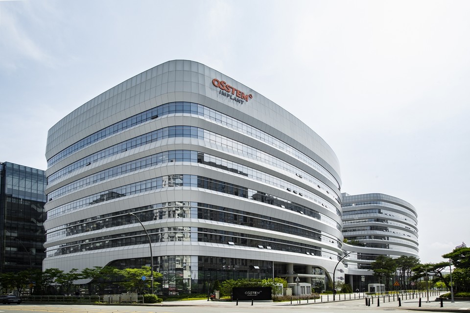 오스템임플란트 트윈타워. 사진=오스템임플란트
