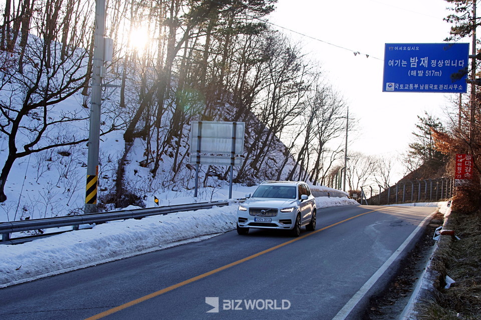 순창에서의 드라이브 코스 중 위험하지만 스릴넘치는 밤재길은 한번만 넘기에는 아쉬움이 많이 남는 도로다. 사진=손진석 기자