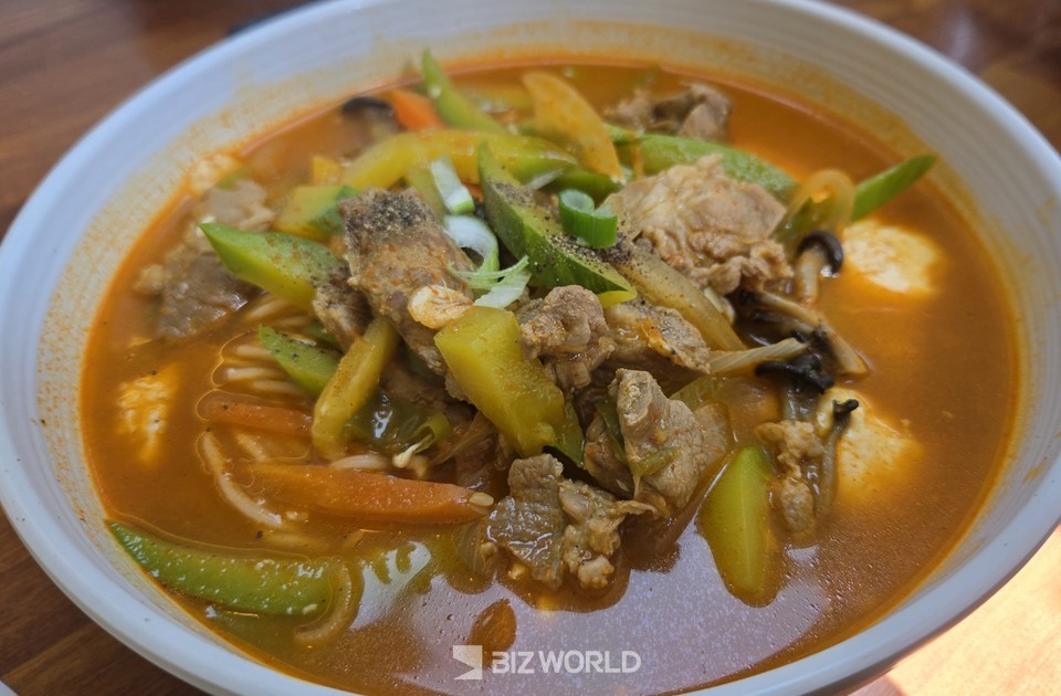 얼큰 애호박 국수. 사진=손진석 기자