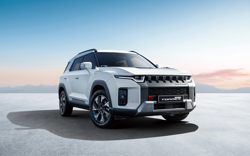 KGM 토레스 하이브리드 전측면. 사진=KGM