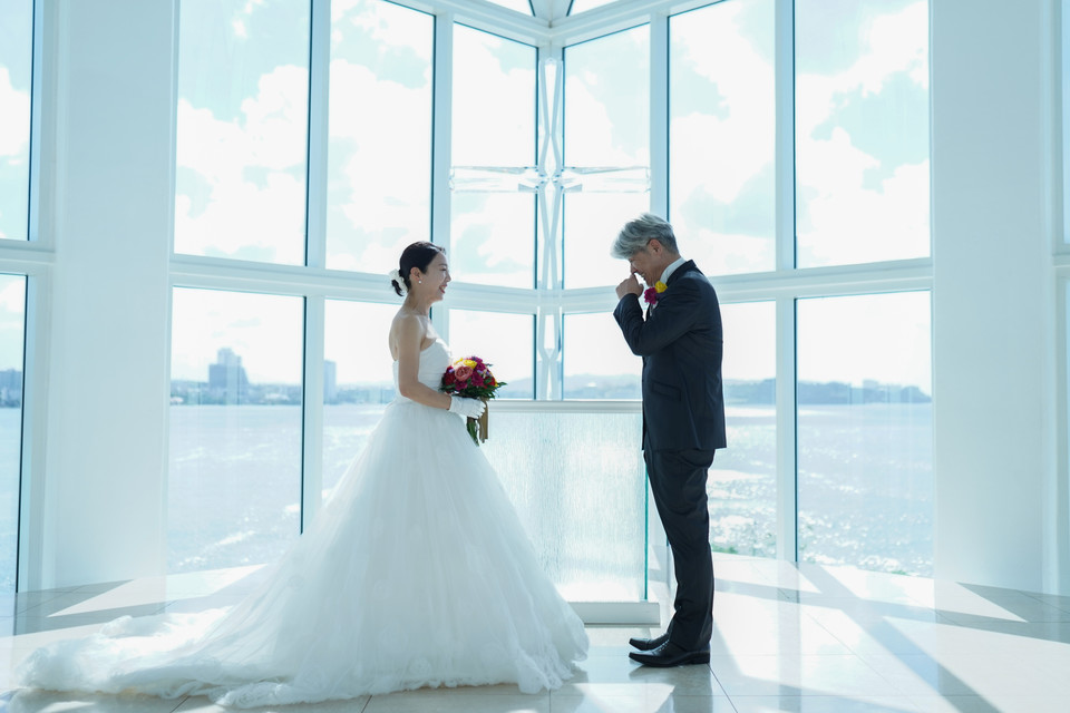 괌정부관광청의 새로운 시니어 여행 프로젝트 중 '리마인드 웨딩'. 사진=괌정부관광청