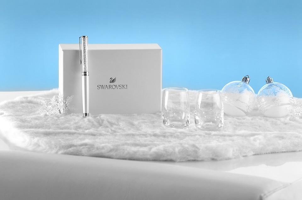 워커힐 호텔앤리조트가 ‘더 트리플 스테이’ 패키지 출시를 기념해 선착순으로 증정하는 ‘스와로브스키 기브어웨이’. 사진=워커힐 호텔앤리조트