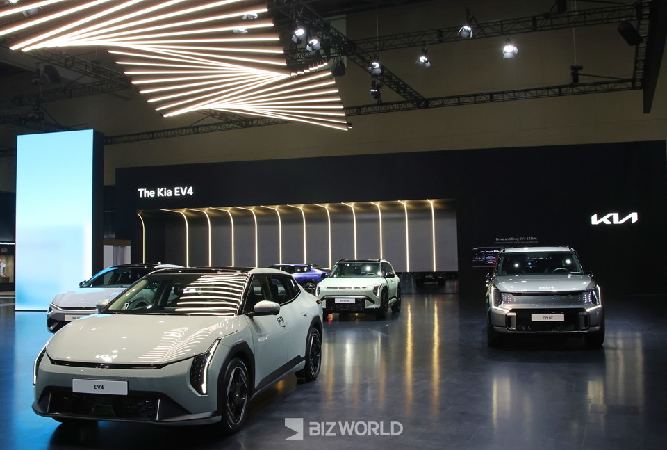 '2025 서울모빌리티쇼' 기아관 내 'EV 라인업 존' 사진=손진석 기자