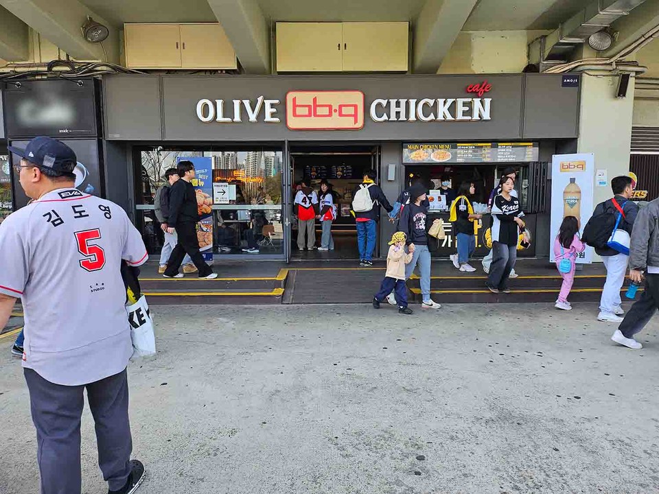 사진=제너시스BBQ