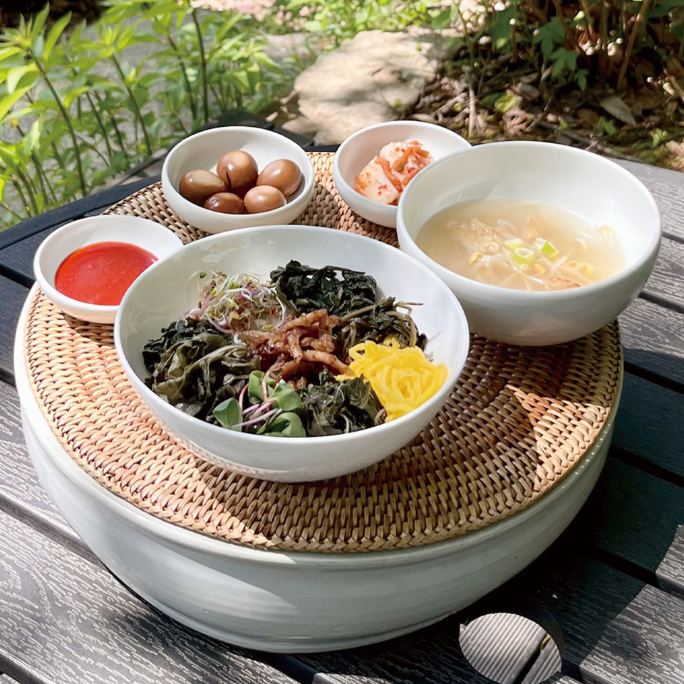 강원도 홍천 다섯 가지 산나물로 만든 산채 비빔밥. 사진=선마을