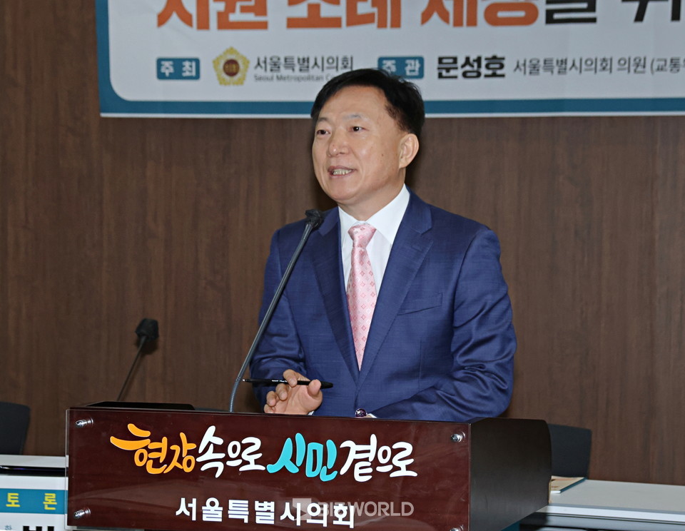 김수철 시각장애인현장해설협회 이사장이 개회사를 하고 있다. 사진=손진석 기자