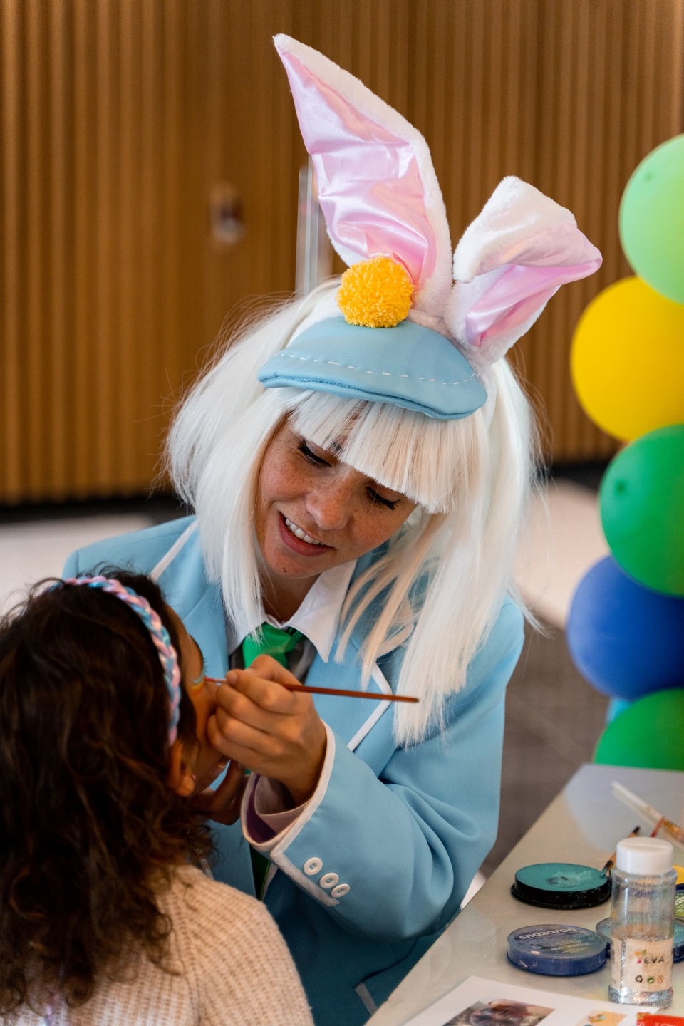부활절 축제가 진행 중인 WOW 복합문화지구의 레스토랑. 사진=WOW