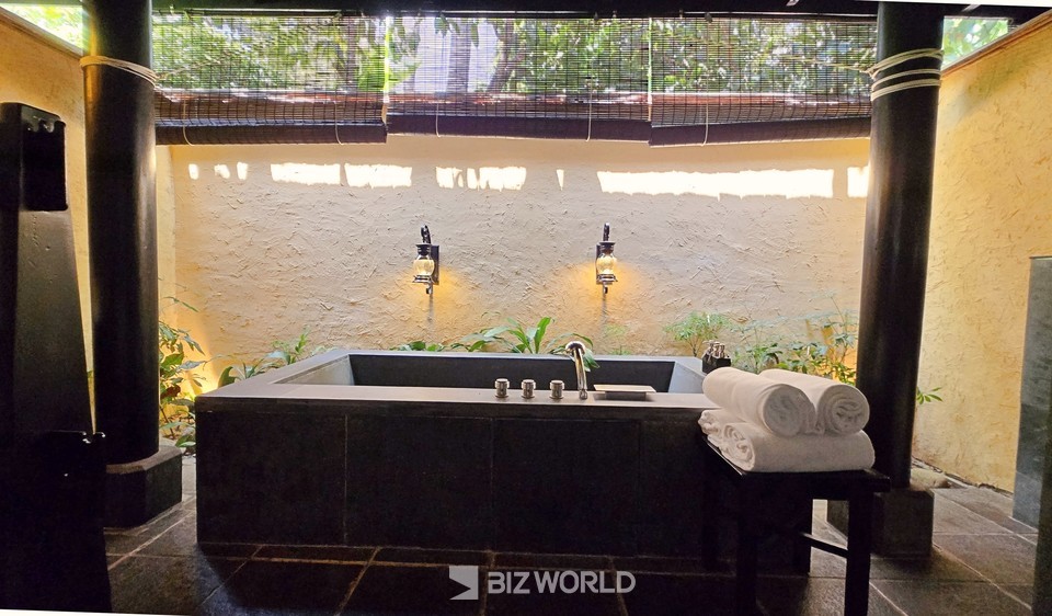 아난타라 무이네 리조트 풀빌라의 개인 자쿠지. 베트남=손진석 기자