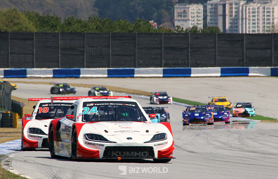 2025 오네 슈퍼레이스 챔피언십 개막전 토요타 가주 레이싱 6000 클래스 결승전 경기 주행 모습. 용인=손진석 기자