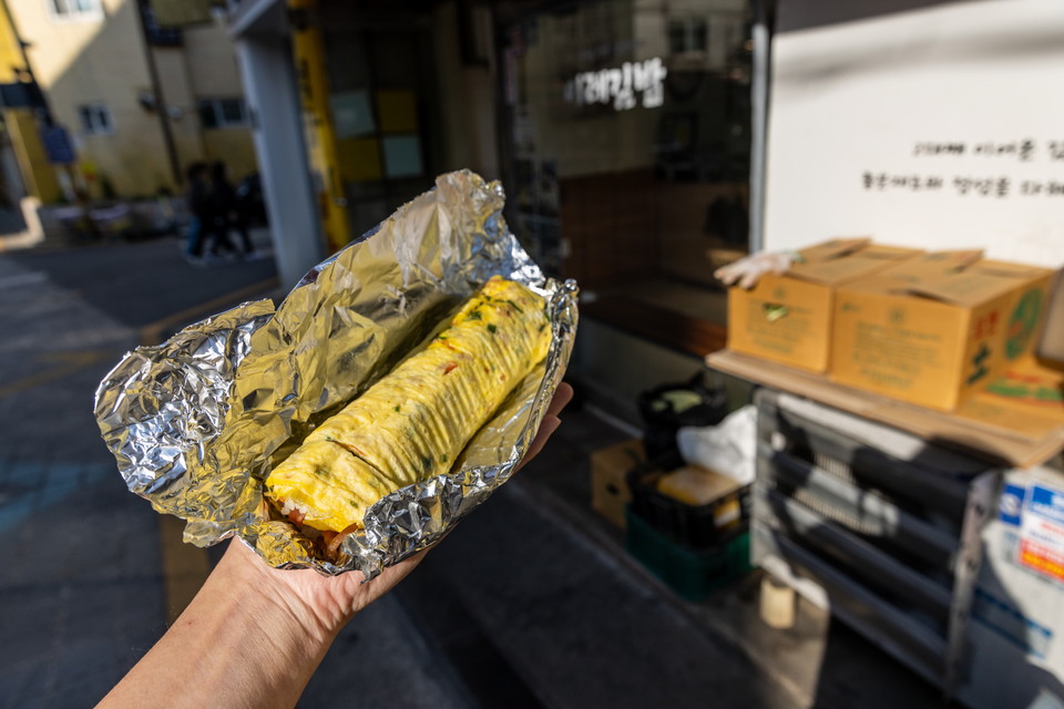 이레김밥의 계란김밥. 사진=서울관광재단