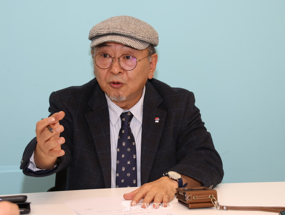 김명섭 위원장이 우리와 일본의 관광을 대하는 태도에 대해 이야기 하고 있다. 사진=손진석 기자