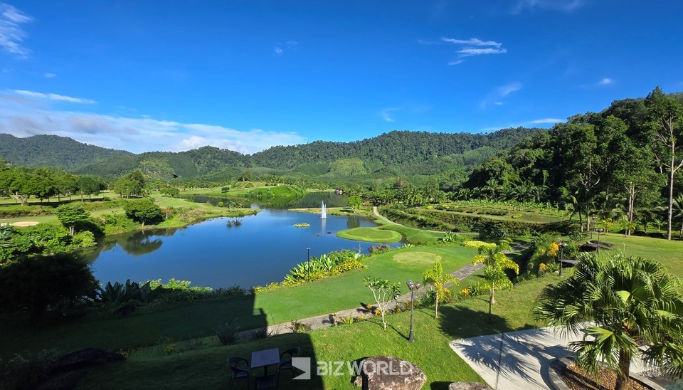 카타통 골프장 클럽하우스에서 바라본 전경. 푸껫=손진석 기자