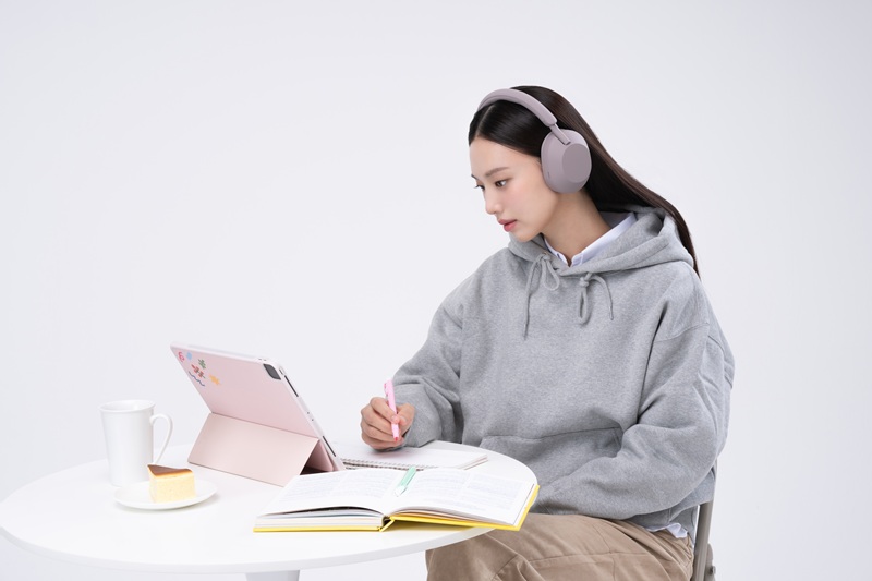 소니코리아의 스터디헤드폰 ‘WH-1000XM5’의 모습. 사진=소니코리아