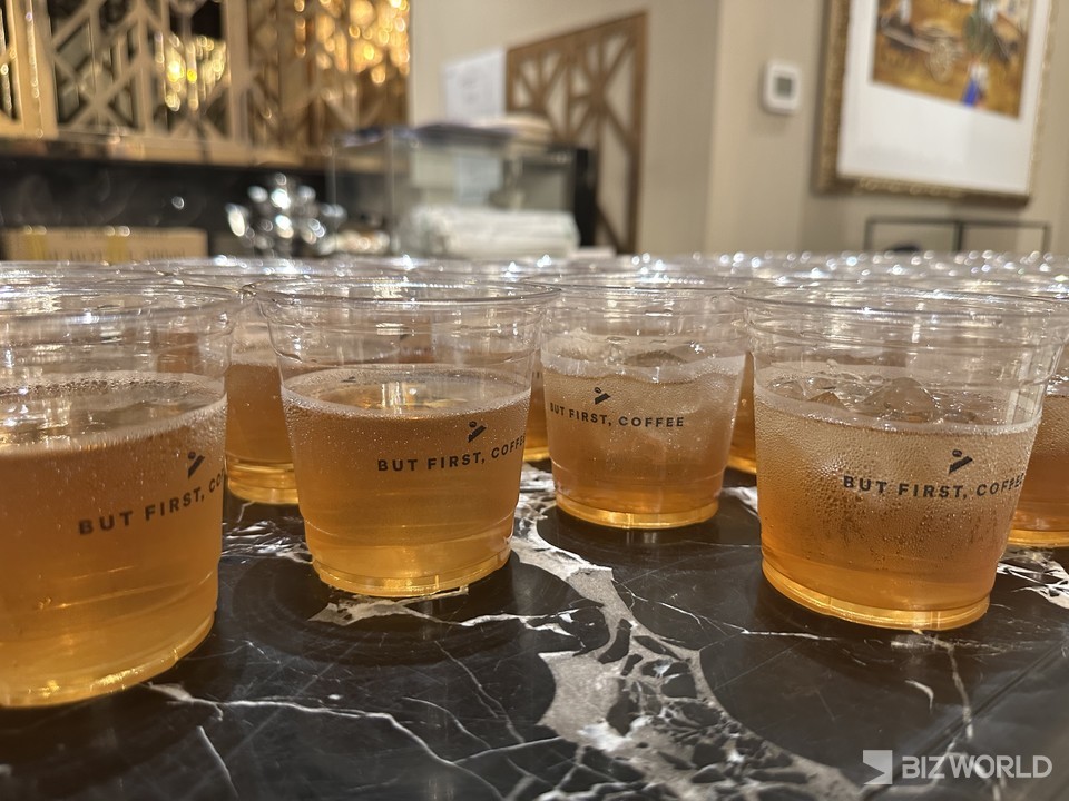 하이트진로가 현지 커피 브랜드 BFC(But first, coffee)와 협업한 소주 칵테일 음료 'Sour Candy'. 필리핀=김미진 기자