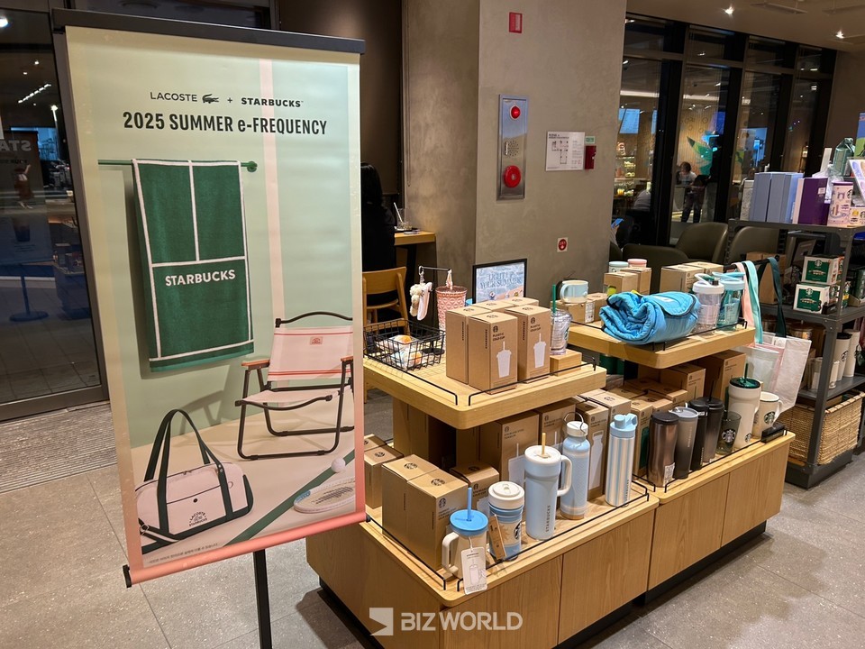 스타벅스 코리아가 '라코스테'와 오는 7월 20일까지 2025 여름 e-프리퀀시를 전개한다. 사진=김선주 기자 