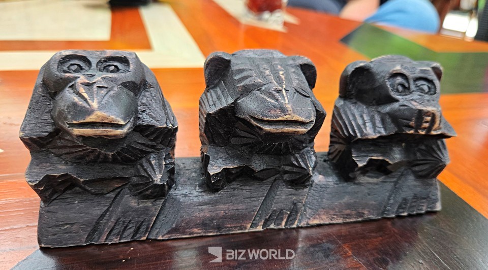 쓰리멍키스 조형물. 사진=손진석 기자